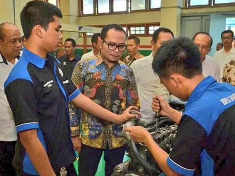 Pengembangan Kualitas SDM Indonesia dengan Sertifikasi Profesi